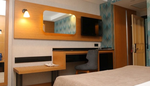 Economy Room (Land View)