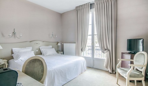 Superior Room, 1 King Bed, Non Smoking, City View