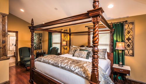 Emerald Room - Premium Room (Adults 21+ only)