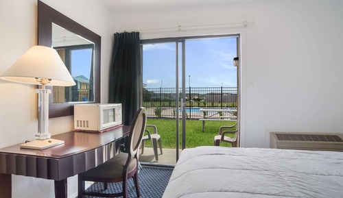Standard Room, 2 Queen Beds, Non Smoking