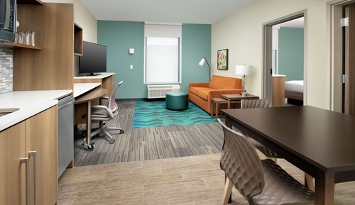 Suite, 1 King Bed, Accessible (Hearing)