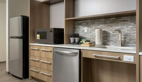Suite, 1 King Bed, Accessible, Bathtub