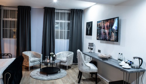 Deluxe Room, 1 King Bed