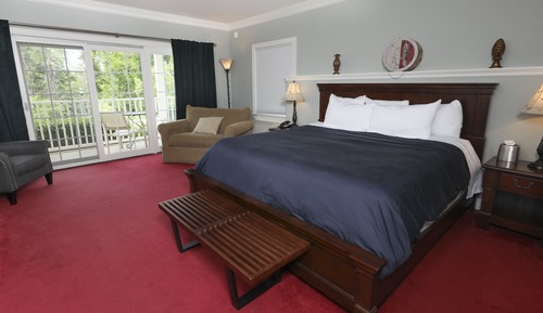 Lakeview Spa Room