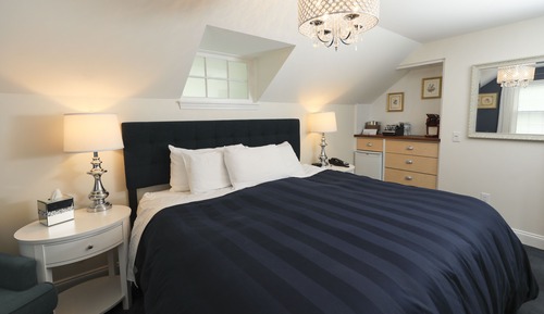 Hillside Two Bedroom Rose Suite