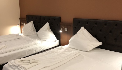 Room, Multiple Beds