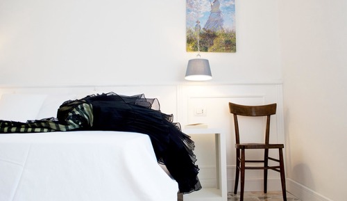 Deluxe Suite, Jetted Tub (Monet)
