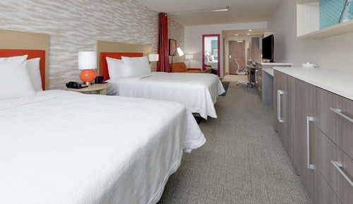 Studio, 2 Queen Beds, Accessible, Bathtub