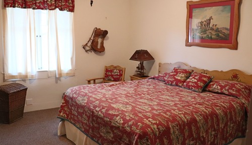 Classic Room, 1 King Bed, Non Smoking