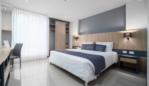 Standard Room, 1 King Bed
