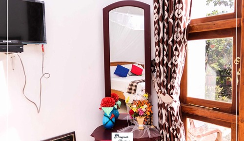 Standard Room, 1 Bedroom, Smoking, Mountain View