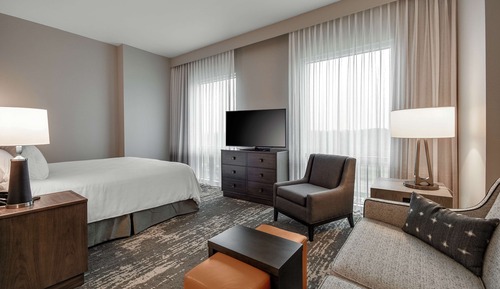 Premium Studio, 1 King Bed, Accessible
