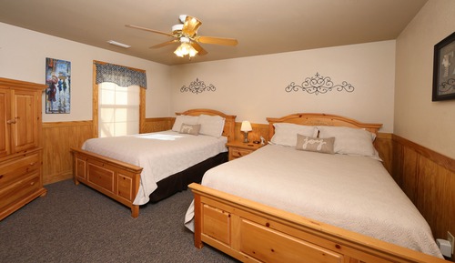 House, Multiple Beds, Hot Tub