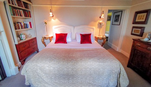 Luxury Room, 1 King Bed (Phantom)