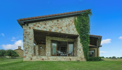 Signature Suite, 1 King Bed, Balcony, Vineyard View