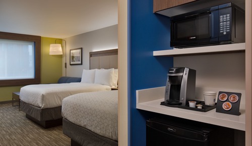 Standard Room, 2 Queen Beds, Roll-in Shower (Mobility Accessible)