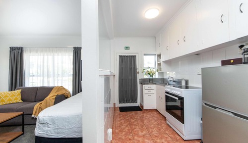 Family Suite, 1 Bedroom, Kitchen (Unit 7)