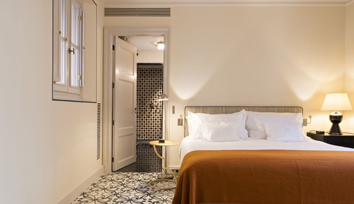 Premium Room