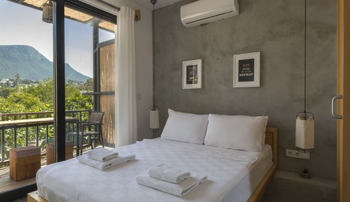 Family Studio Suite, 1 Bedroom, Kitchenette, Mountain View