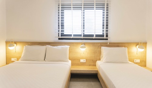 Family Suite, 1 Bedroom, Kitchenette, Courtyard Area