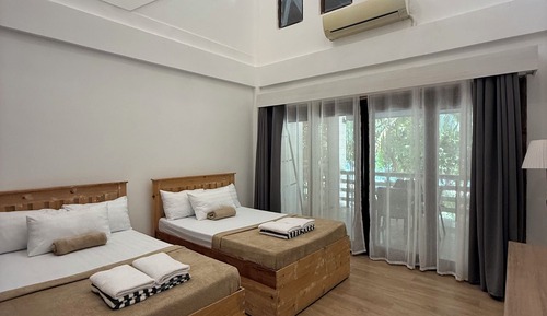 Superior Suite, Balcony, Beach View