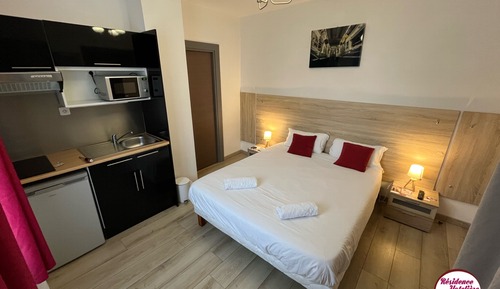 Classic Double Room, Patio, City View