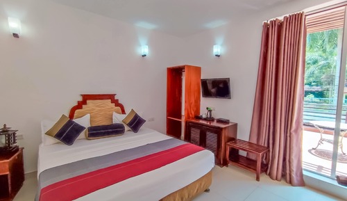 Deluxe Double Room, Balcony, Courtyard View