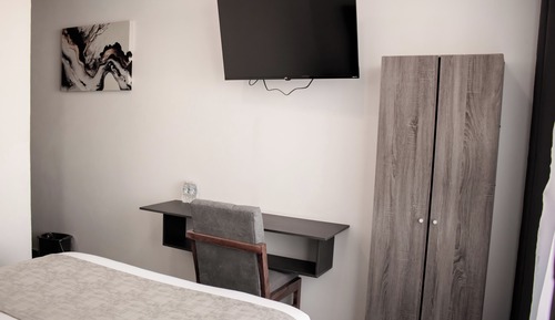 Junior Room, City View