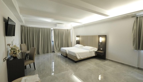 Superior Room, 1 King Bed, Non Smoking