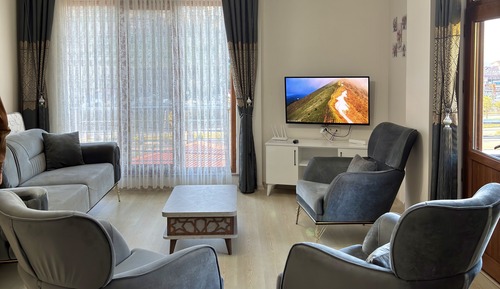 Family Apartment, 2 Bedrooms, Kitchen, Mountain View