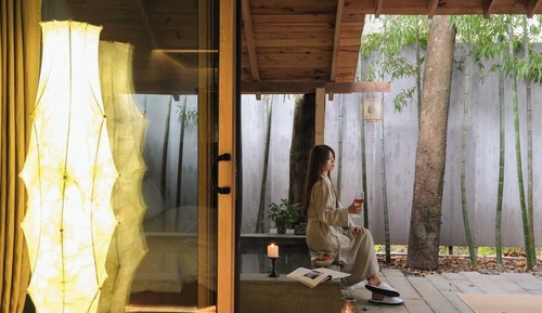 Signature Double Room, Courtyard View