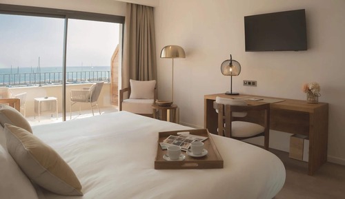 Deluxe Room, 1 King Bed, Balcony, Sea View (with Single Sofabed)