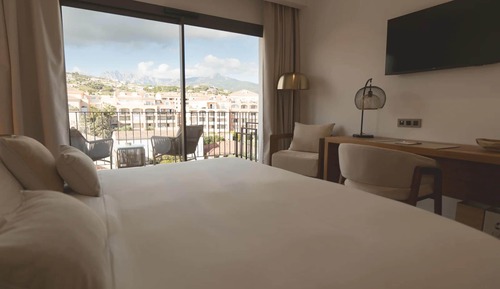 Comfort Room, 1 King Bed, Non Smoking, Balcony