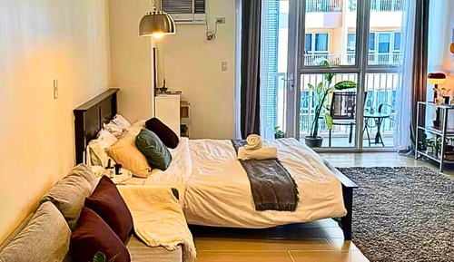 Deluxe Suite, City View
