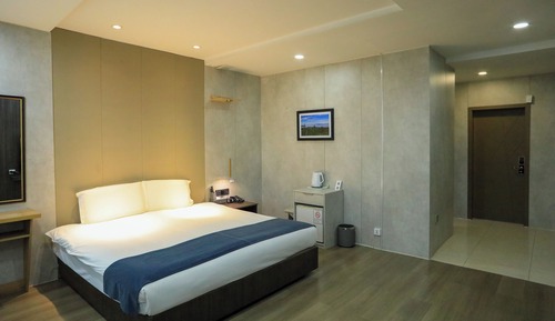 Deluxe Double Room, City View