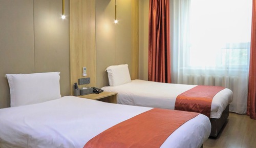 Standard Twin Room, City View