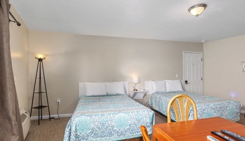 Deluxe Double Room, Patio, Lake View