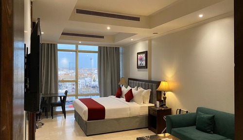Suite, City View
