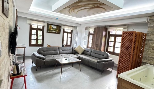 Luxury Suite, City View