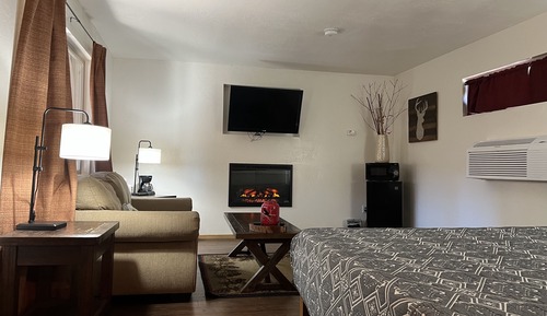 Romantic Studio Suite, 1 King Bed, Jetted Tub