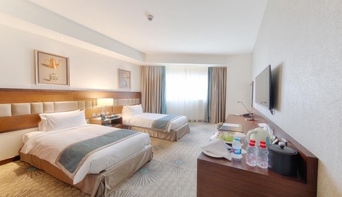 Standard Room, 2 Twin Beds, City View