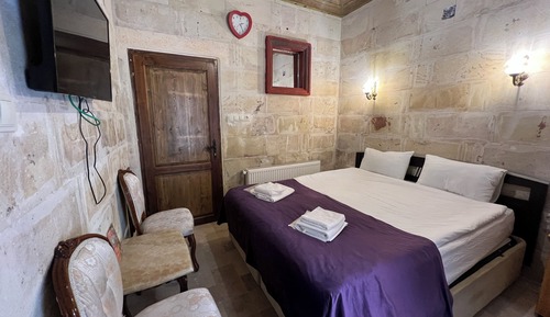Economy Room