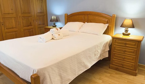 Family Townhome, Pool View