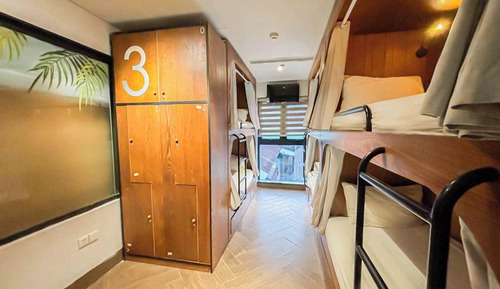 Superior Shared Dormitory, Women only