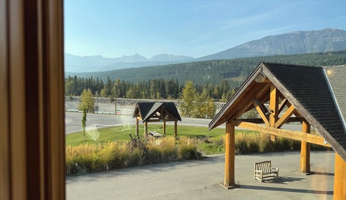 Superior Room, 1 Queen Bed, Non Smoking, Mountain View