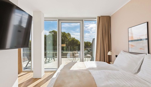 Comfort Queen Room with Terrace