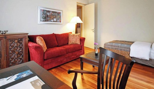 Deluxe Condo, City View