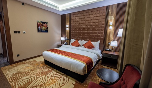 Standard Room, 1 King Bed