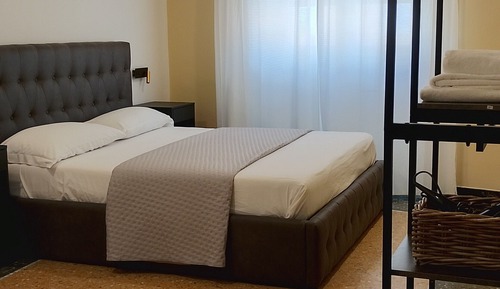 Double Room, 1 Double Bed (External Bathroom)