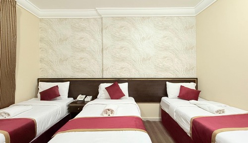 Triple Room